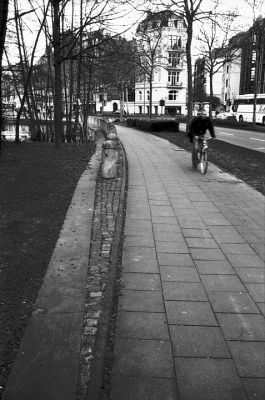 Vélo
Cologne - Media Park.

Leica M6 - Summicron 35 IV
