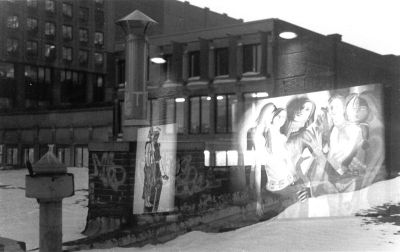 Graffitis
Pentax reflex K1000+ film agfa 400 iso. Surrimpression. Prise de vue d'un toit au centre-ville de Montréal. Souvent utilisé comme squat par des Punks.
