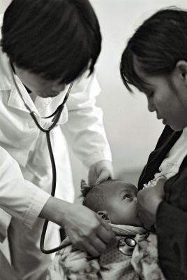 délicates_attentions
Mots-clés: médecine vietnam  portrait bébé