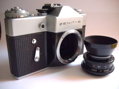 Zenit B
Zenit B + Industar-50-2 50mm 1:3,5
trouvés dans un vide-grenier le 20 janv. 2008
Mots-clés: Zenit, Industar, russe
