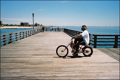 Biker
Bessa R2a + Summicron 35mm Type IV + Portra 160VC
