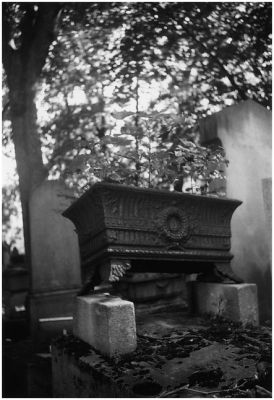 Pere Lachaise
Leica M6 - Summaron - FP4
