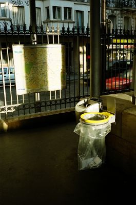Metro
Contax T2 + Superia 400
