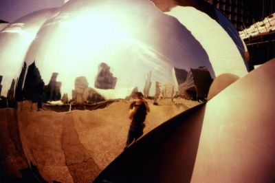 Autoportrait �  la sphere (la defense)
Lomo lc-a (traitement croisé)

