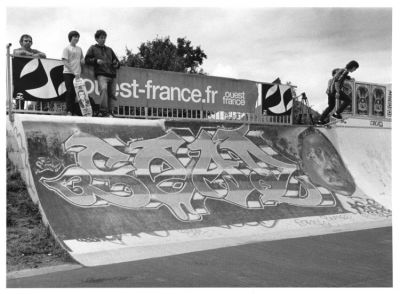 Culture Street 2007, Vitré
Contest de skate
Leica M6 + summicron 2/90 + TriX
Mots-clés: Culture street vitré 35 contest skate