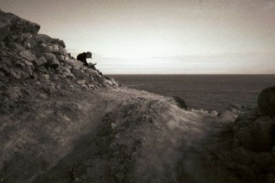 Poète ?  la pointe du Raz
Leica CL + Color Skopar 28mm + FP4
Mots-clés: écriture solitude mer nature poète poésie solitaire
