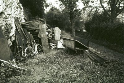 Les vélos dans la campagne
En marge de l'imposé ;)
Leica CL + Color Skopa 28mm/3,5 et TriX ?  1600 ASA. Développement Rodinal
Mots-clés: vélos vélo campagne chailland mayenne