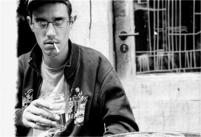 Cédric
A Rennes, août 2007
Leica M6 + Summicron 2/50mm avec TriX et rodinal
Mots-clés: Cédric portrait rennes rue soif bar bière clope
