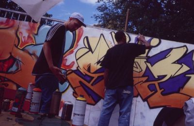 Culture Street 2007, Vitré (35)
Graff
Leica M6 + 2/40mm et E200@800 (pas très concluant)
Mots-clés: Culture Street 2007 Vitré 35 graff bombes