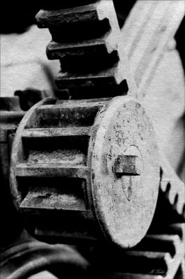 ENGRENAGES
Eléments de machine ?  soulever les ancres de marine au musée de Guérigny dans la Nièvre.
Une puissance énorme se dégage de cette pièce.
Mots-clés: Engrenage, acier, mécanique
