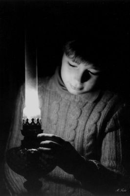 STEPHANE
Enfant ?  la lampe
Mots-clés: Lumière ambiance