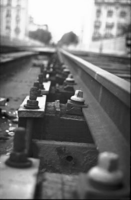 Boulon
Détail sur le Pont de Nation.

Ricoh Kr 10 Super - 28-70 f4 Cosina - Kodak BW 400
Mots-clés: chemin de fer - urbain - pont