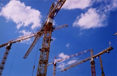 Grues
Chantier du centre commercial de la vache noire ?  Arceuil.

Minox 35 GT  Kodak VR 400
Mots-clés: Chantier - grue