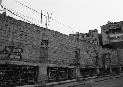 Liban - Beyrouth - Aout 2008

Pentax Super A - Flektogon 20 2.8 - Trix + Rodinal
Mots-clés: Liban - Beyrouth - Murs