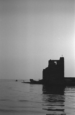 Coucher
Ville de Byblos Liban Aout 2008

Pentax MX - 28/2.8 ou 50/1.7 Pentax - APX 100 Rodinal 
Mots-clés: Liban - Byblos - Mer - Pecheur