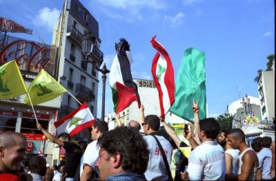 Quick Cola vs Hezbollah
Manifestation fin Juillet 2006 contre la guerre au Liban ?  Pigalle.

Minox 35 GT, Kodak VR 400.
Mots-clés: Manif - Liban - Guerre