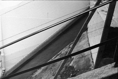 Diagonales
Spotmatic - Super takumar 50/1.4 - Trix à 400 - Rodinal
Mots-clés: Paris - Graphisme