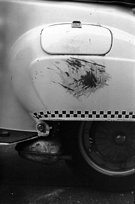 Vespasienne
Spotmatic - Super takumar 50/1.4 - Trix à 400 - Rodinal
Mots-clés: Paris - Graphisme