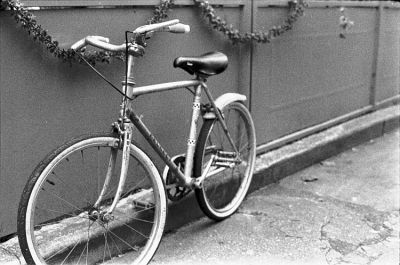 Peugeot
Spotmatic - Super takumar 50/1.4 - Trix à 400 - Rodinal
Mots-clés: Paris