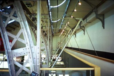 Treillis 3
Musée de l'arsenal ?  Paris.
Olympus XA - Kodak ultra 200
Mots-clés: Architecture - Graphisme - Geometrie