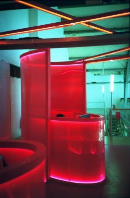 Infra Rouge
Musée de l'arsenal ?  Paris.
Olympus XA - Kodak ultra 200
Mots-clés: Architecture - Graphisme - Geometrie