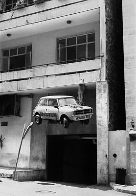 Mini volante
Beyrouth.

Pentax MX - SMC-M 28/2.8
Mots-clés: Liban - Beyrouth - Voiture