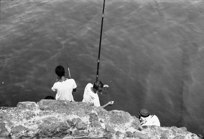 Pecheurs 1
Beyrouth sur la Corniche.

Pentax MX - APX 100 Rodinal.
Mots-clés: Liban - Beyrouth - Pecheur - Mer