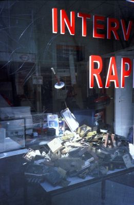Interv' RAP
Olympus XA - Solaris 800
Mots-clés: Vitrine