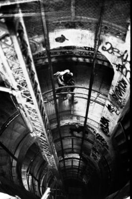 Réservoir
portes ouvertes des frigos.

Nikon FM - 50/2 - trix à 1600 ID 11 1+1

