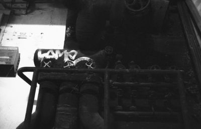 Charbon
Squat d'artistes des frigos - Paris XIII

Pentax LX - 28/2.8 à 8 - Foma 400 poussée à 1600 ID-11 stock
Mots-clés: Friche - Squat - Artiste - Paris
