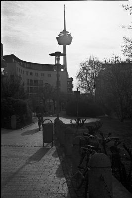 Antenne
Cologne - Media Park.

Leica M6 - Jupiter 8
