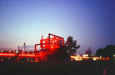 Red light District
Parc de la vilette - Avril 2007

Olympus Xa - 100 iso 
Mots-clés: Paris - Nuit - Villette