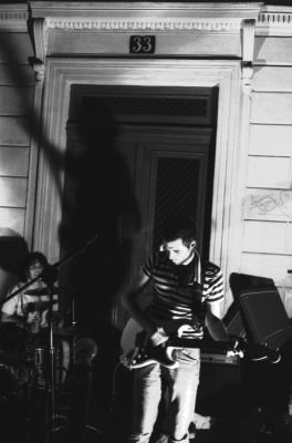 33
Fête de la musique 2007.
Montmartre.

Pentax LX - SMC-M 50/1.7 - Neopan 1600
Mots-clés: Paris - Nuit - Montmartre - Concert