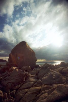 Grain de café Contre Jour
Une curiosité géologique en Corse prés de Capo di Muro.

Me Super - 17mm Soligor - Solaris 100
Mots-clés: Mer - Corse