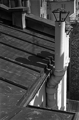 Sous un autre angle
Leica M3 - Canon 50/1.4 - Neopan SS + Rodinal 
