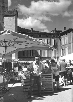 Le marché de Die
Olympus 35 RC - Kodak PX 125 - ID11- tirage papier
