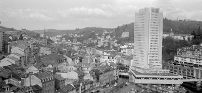 Tulle et sa tour administrative
Kodak Junior SIX-16 - Ilford FP4 (et D76 périmé)
