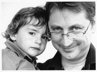 portrait double
canon eos 33, hp5+ à 800 iso, développée dans du microphen.

