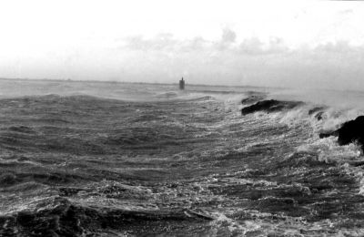 Une tempête
Mer déchainée sous un vent hurlant , pourtant ce n'est que la Méditerrannée
Mots-clés: mer,vague,vent tempete