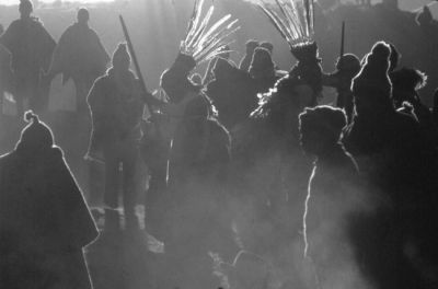 Une des fêtes les plus impressionnante dans la région de Cuzco
Le Qoyllur Rit'i , toute la culture indienne se réuni ?  4500m au pied d'un glacier. Musique non stop pendant 3 jours ....très éprouvant
Mots-clés: Qoyllur Rit'i, perou