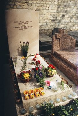 Sartre
Tombe de Jean-Paul Srtre et Simone de Beauvoir au cimetière du Montparnasse (Paris)
