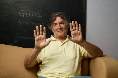G__rard_-_lesmainsrouges.jpg