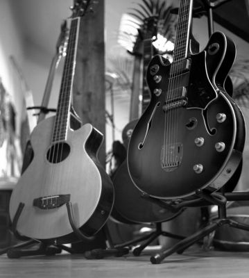 guitares2
yashica mat 124G - kodak 125 PX
