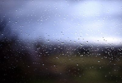 vitre mouillée par une pluie d'été
eos 50e 50mm- Kodak gold 200
