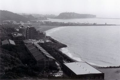 La baie
Entree au port, la plage, l'universite.

Fujipan 100
