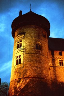 Tour du Vieux Château
Canon T50 + FD 50mm
Pellicule Carrefour 400 iso

