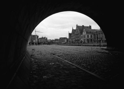 Gand sous un pont
Mots-clés: n&b