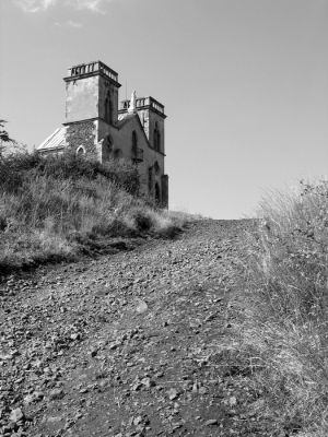 Billon en Auvergne
Situé en hauteur face ?  la commune de Billon en Auvergne se trouve cette chappelle.

Fed 3 + 2,8/35 Jupiter  , Agfapan 100 asa
