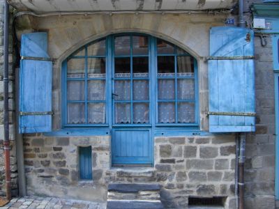 En bleu
