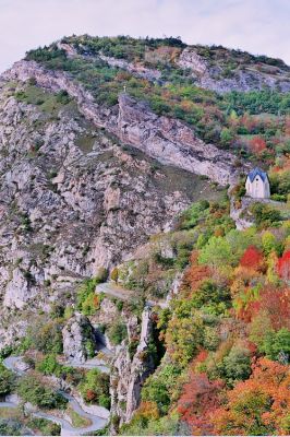 Les lacets et la chapelle
